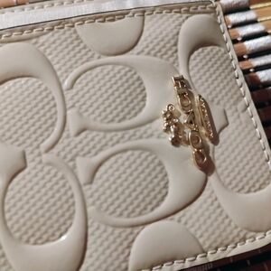 Coach Zip Card Case In Signature Canvas with Gold Chain & BONUS Heart Charm!